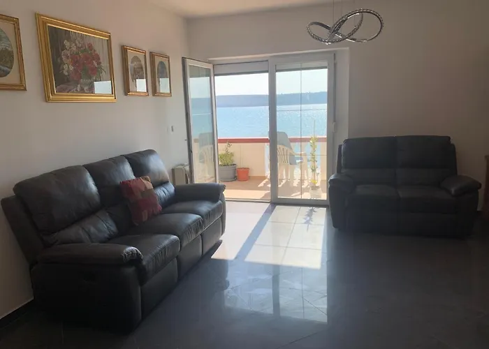 Apartment For 4-6 Persons Second Floor