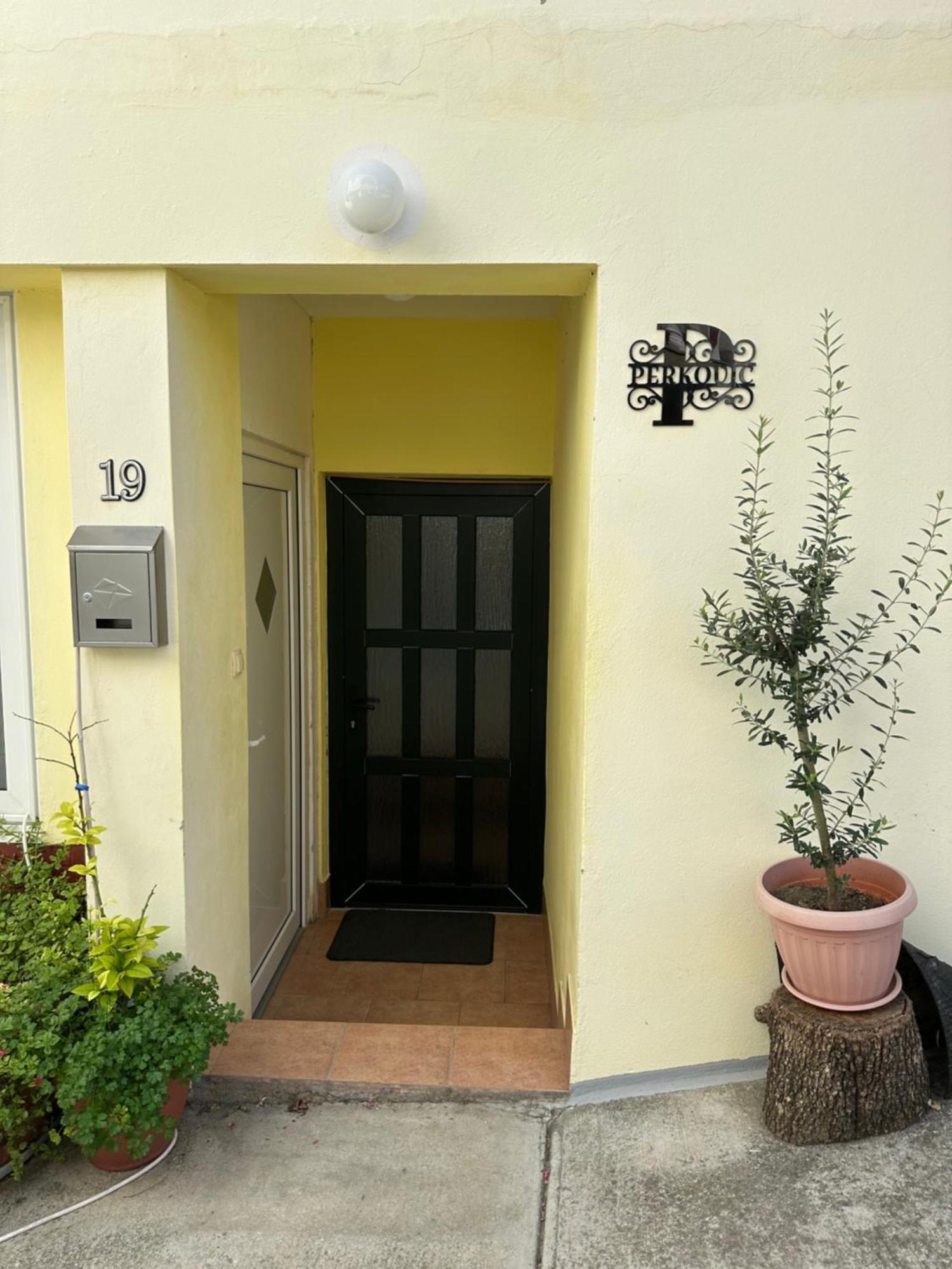 For 4-6 Persons Second Floor Apartment Ljubac (Zadar)